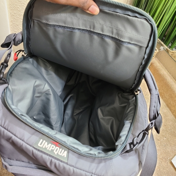 Umpqua Deadline 3500 Wet Dry Multi Purpose Duffle Bag Fly Fishing - Picture 8 of 13